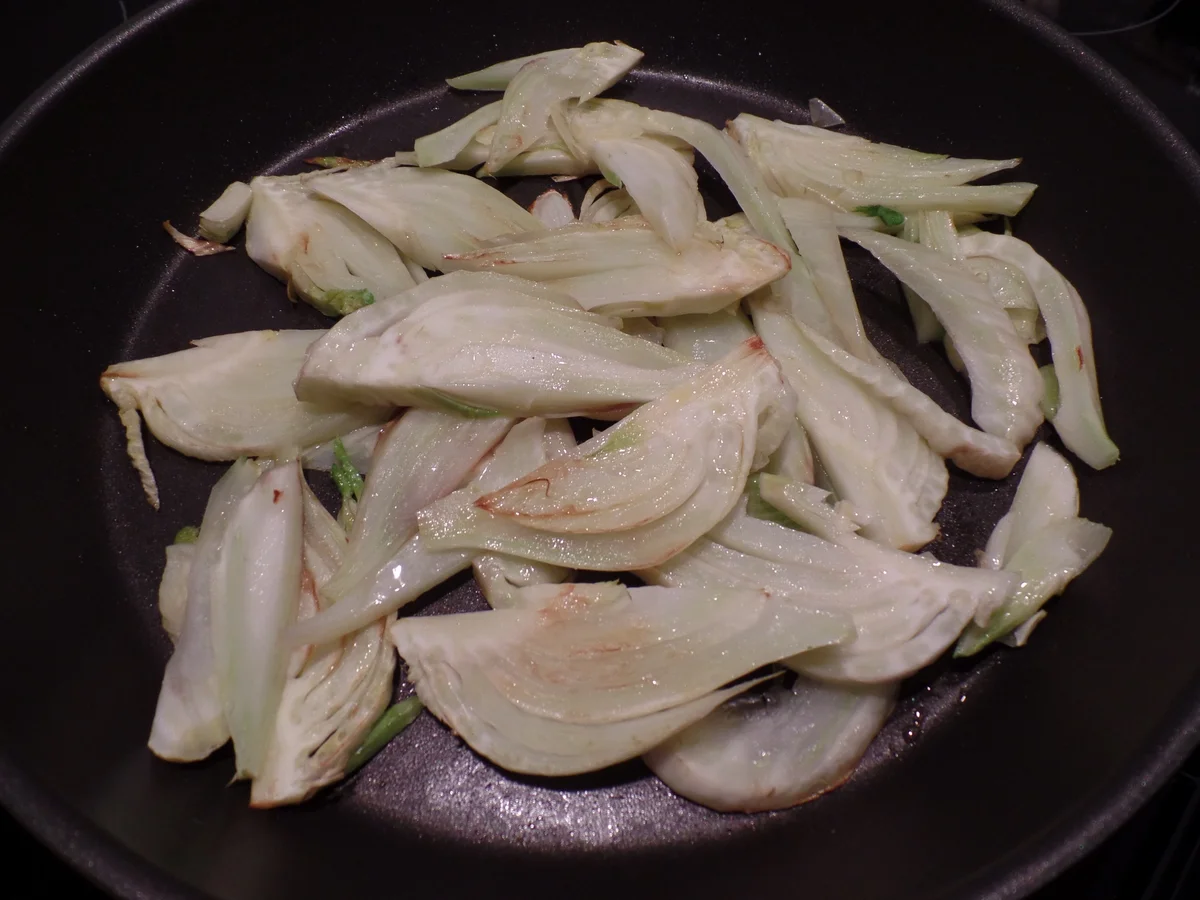 Rezept: Fenchel-Salami-Flammkuchen Bild Nr. 3922 Fenchel-Salami-Flammkuchen - Rezept - Bild Nr. 3922