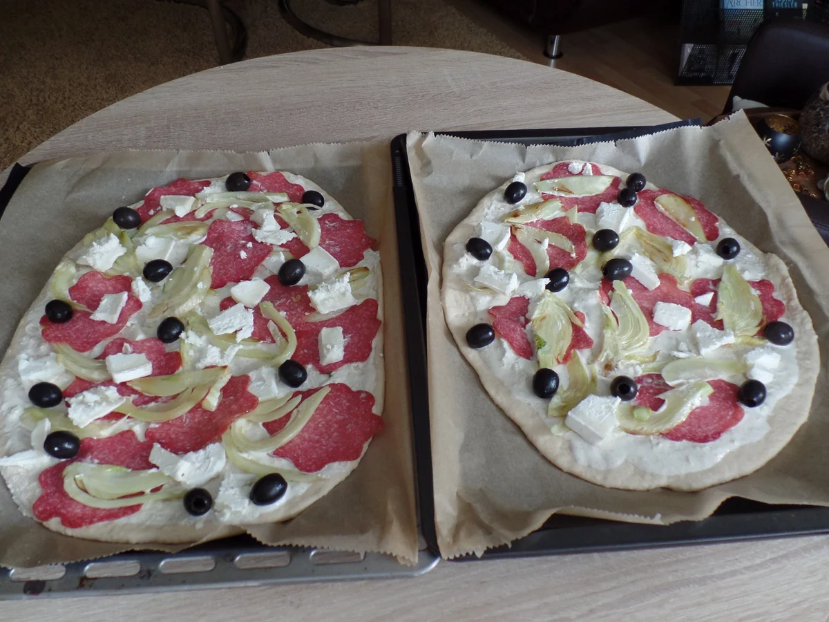 Rezept: Fenchel-Salami-Flammkuchen Bild Nr. 3930 Fenchel-Salami-Flammkuchen - Rezept - Bild Nr. 3930