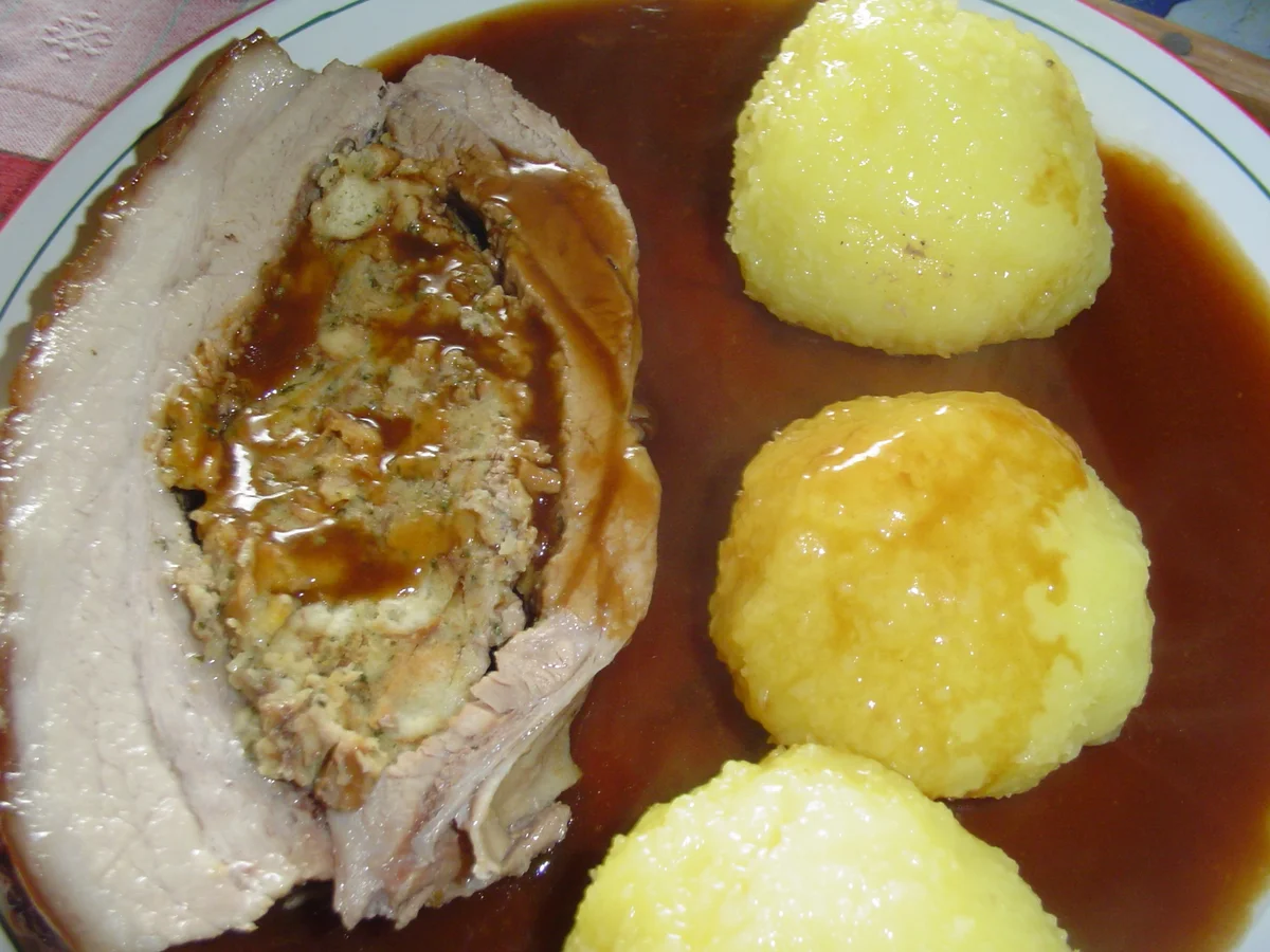 Gefüllter Schweinebauch aus dem Römertopf - Rezept - Bild Nr. 3928