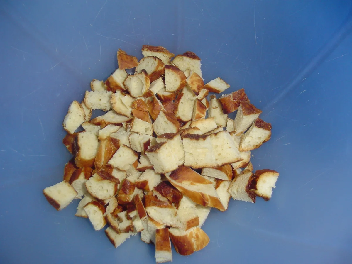 Gefüllter Schweinebauch aus dem Römertopf - Rezept - Bild Nr. 3931