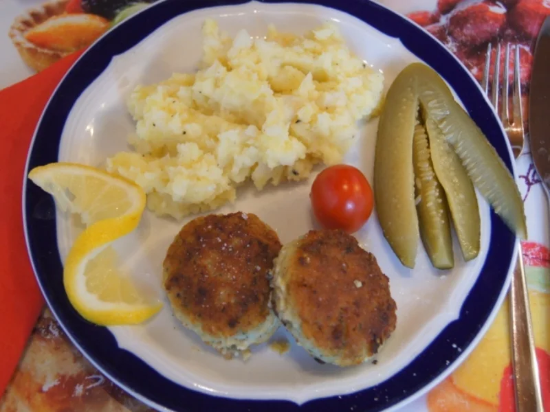 Fischbuletten mit Sellerie-Kartoffel-Stampf - Rezept - Bild Nr. 3928