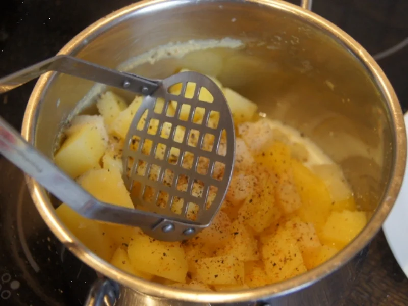 Fischbuletten mit Sellerie-Kartoffel-Stampf - Rezept - Bild Nr. 3943