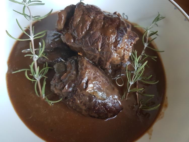 Herzhafte Rinderrouladen - einfach - 51 kcal/100g
