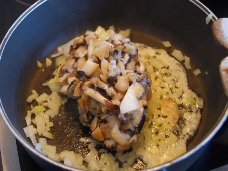 Rezept: Herzhafte Gemüsesuppe mit Salami Bild Nr. 3945 Herzhafte Gemüsesuppe mit Salami - Rezept - Bild Nr. 3945