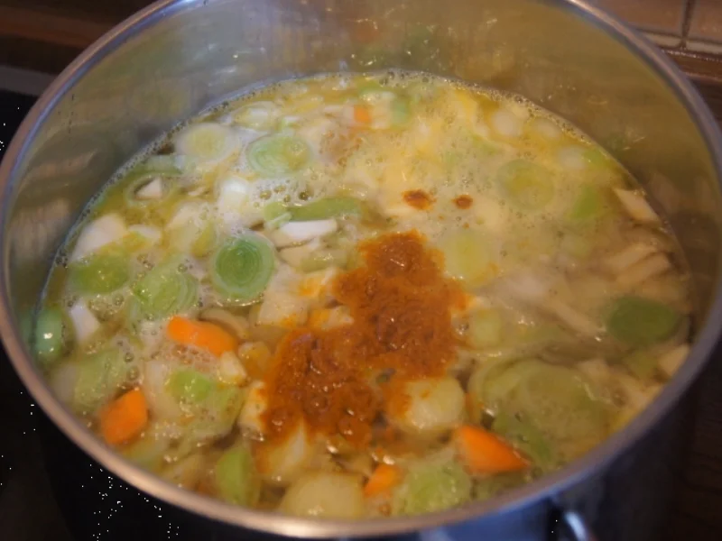 Rezept: Herzhafte Gemüsesuppe mit Salami Bild Nr. 3950 Herzhafte Gemüsesuppe mit Salami - Rezept - Bild Nr. 3950