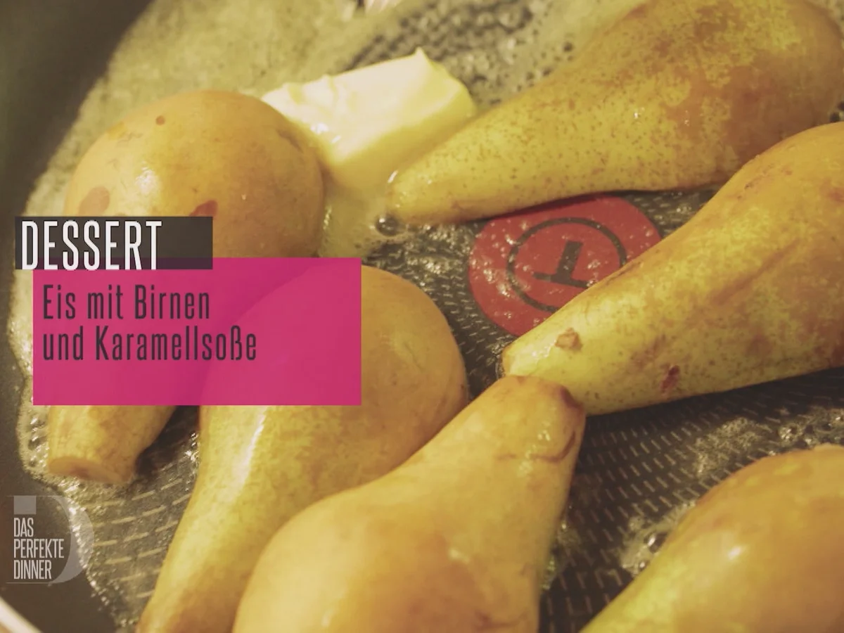 Selbstgemachtes Schokoladen- und Vanilleeis mit Karamellsoße und karamellisierten Birnen - Rezept - Bild Nr. 2