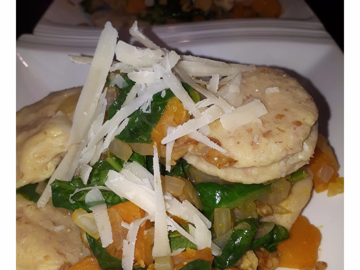 Rezept: BiNe` S KÜRBIS - WALNUSSRAVIOLI Bild Nr. 3970 BiNe` S KÜRBIS - WALNUSSRAVIOLI - Rezept - Bild Nr. 3970