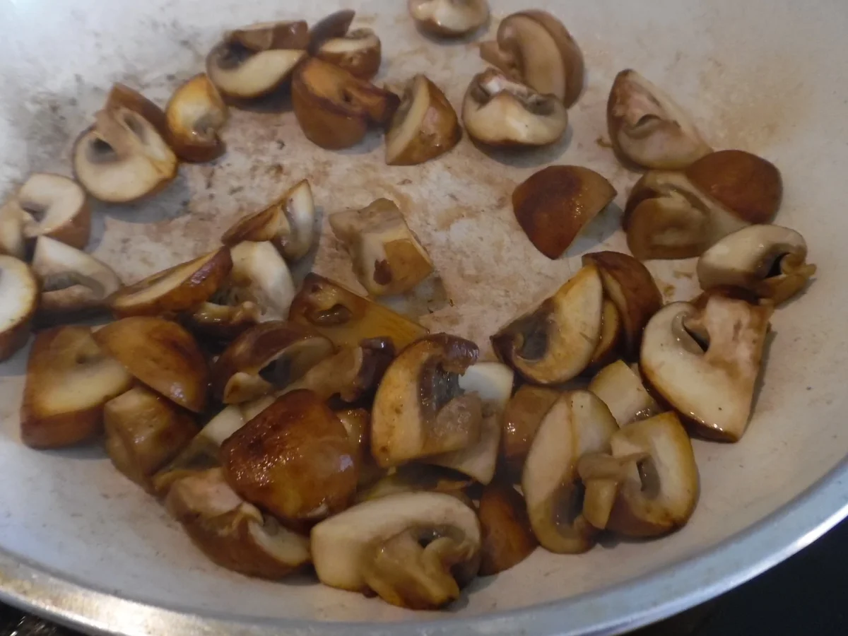 Hühner-Ragout mit Blätterteig-Pastete - Rezept - Bild Nr. 3944