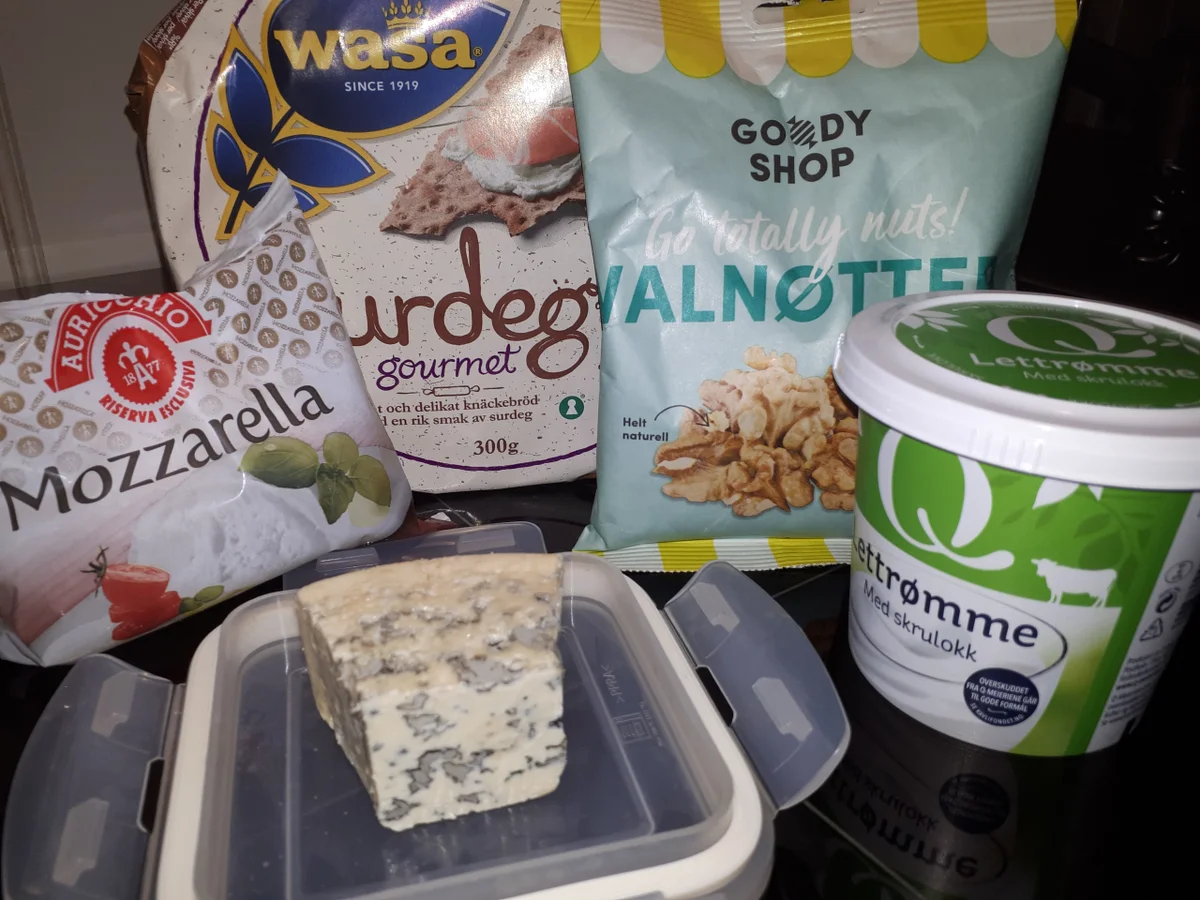 Rezept: BiNe` S KNÄCKEBROTPIZZA Bild Nr. 3963 BiNe` S KNÄCKEBROTPIZZA - Rezept - Bild Nr. 3963