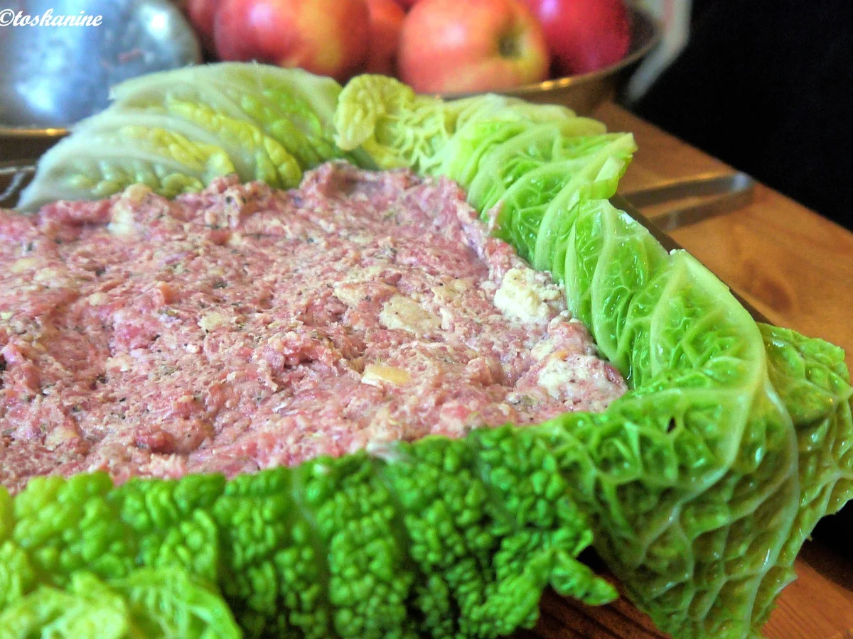 Rezept: gefüllter Wirsing, Selleriepüree, Zwiebelsauce Bild Nr. 3983 gefüllter Wirsing, Selleriepüree, Zwiebelsauce - Rezept - Bild Nr. 3983