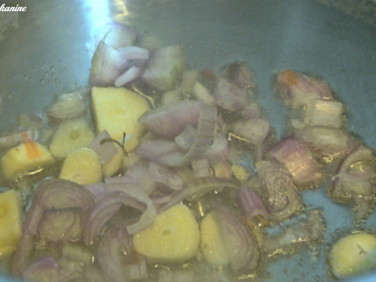 Rezept: gefüllter Wirsing, Selleriepüree, Zwiebelsauce Bild Nr. 3989 gefüllter Wirsing, Selleriepüree, Zwiebelsauce - Rezept - Bild Nr. 3989