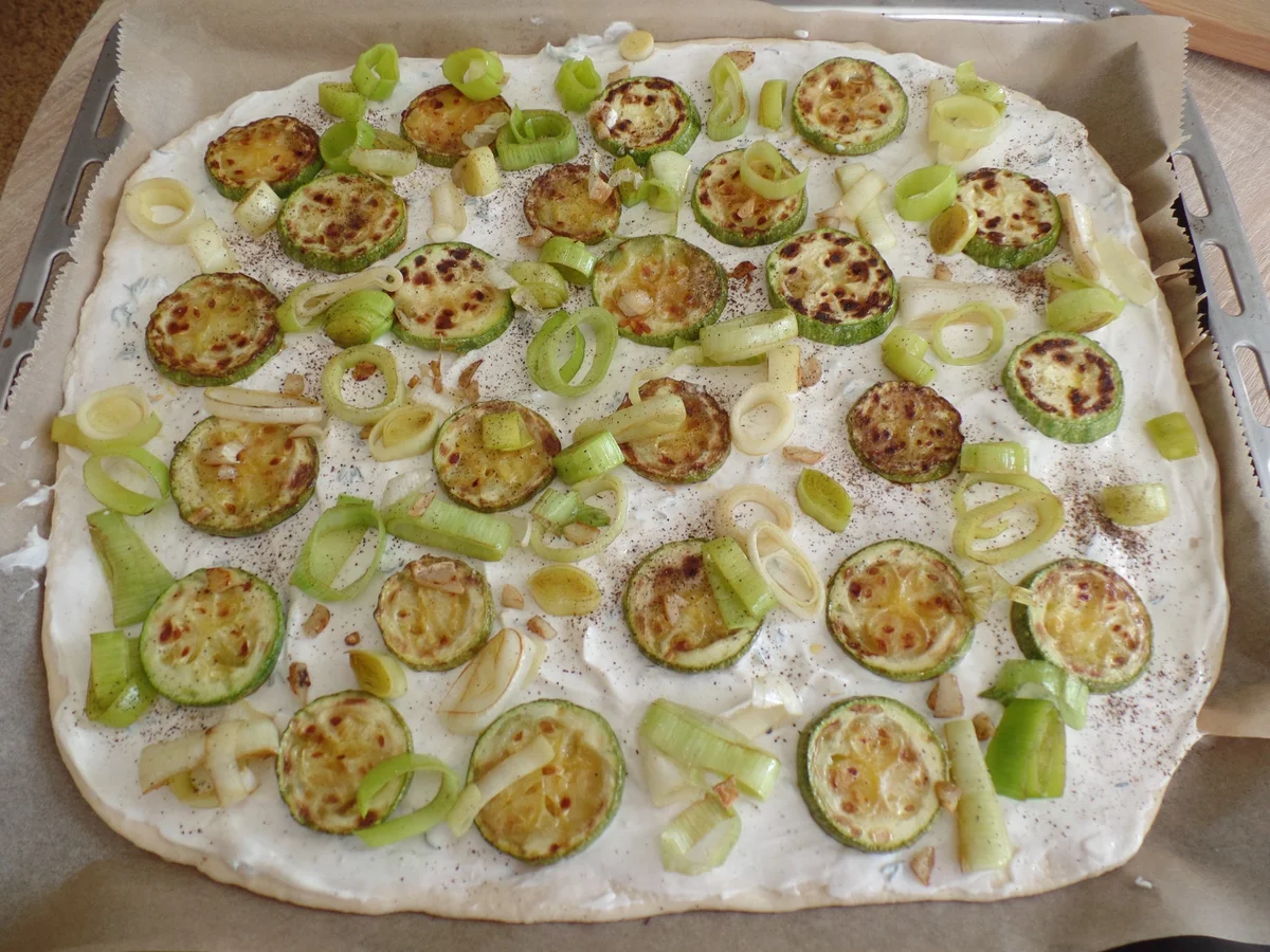 Zucchini-Lauch-Kuchen mit Ziegenkäse - Rezept - Bild Nr. 3992