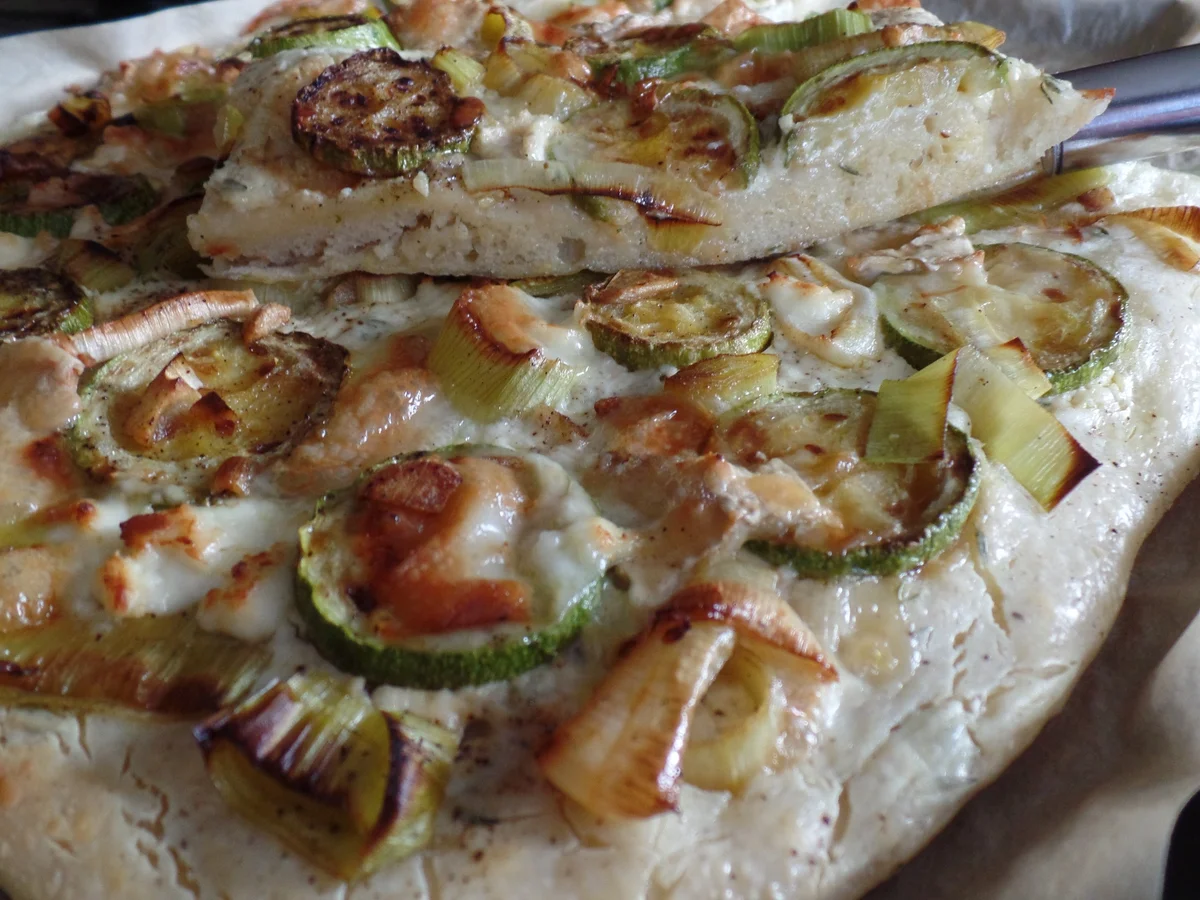 Zucchini-Lauch-Kuchen mit Ziegenkäse - Rezept - Bild Nr. 3995