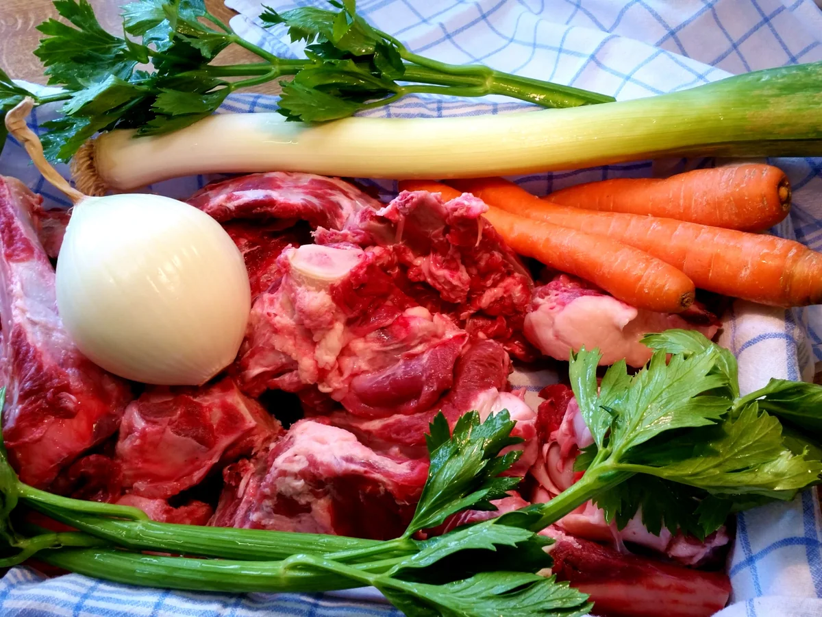 Rezept: Knochenbrühe vom Wild ... Bild Nr. 3977 Knochenbrühe vom Wild ... - Rezept - Bild Nr. 3977