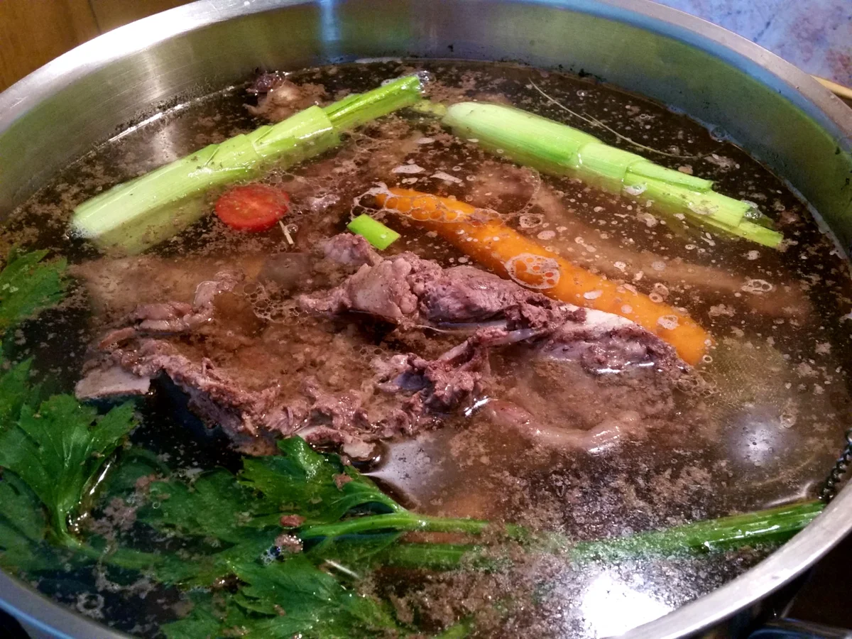 Rezept: Knochenbrühe vom Wild ... Bild Nr. 3982 Knochenbrühe vom Wild ... - Rezept - Bild Nr. 3982