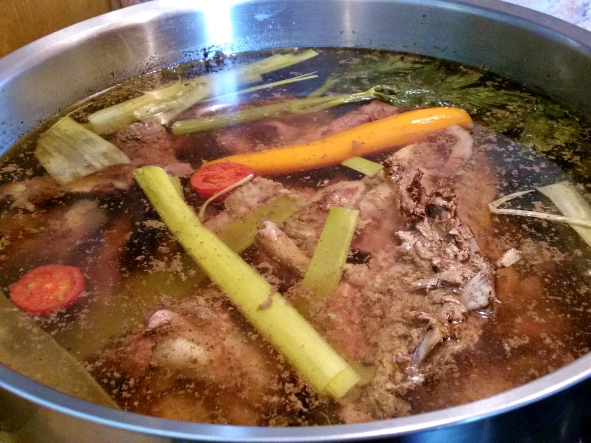 Rezept: Knochenbrühe vom Wild ... Bild Nr. 3983 Knochenbrühe vom Wild ... - Rezept - Bild Nr. 3983