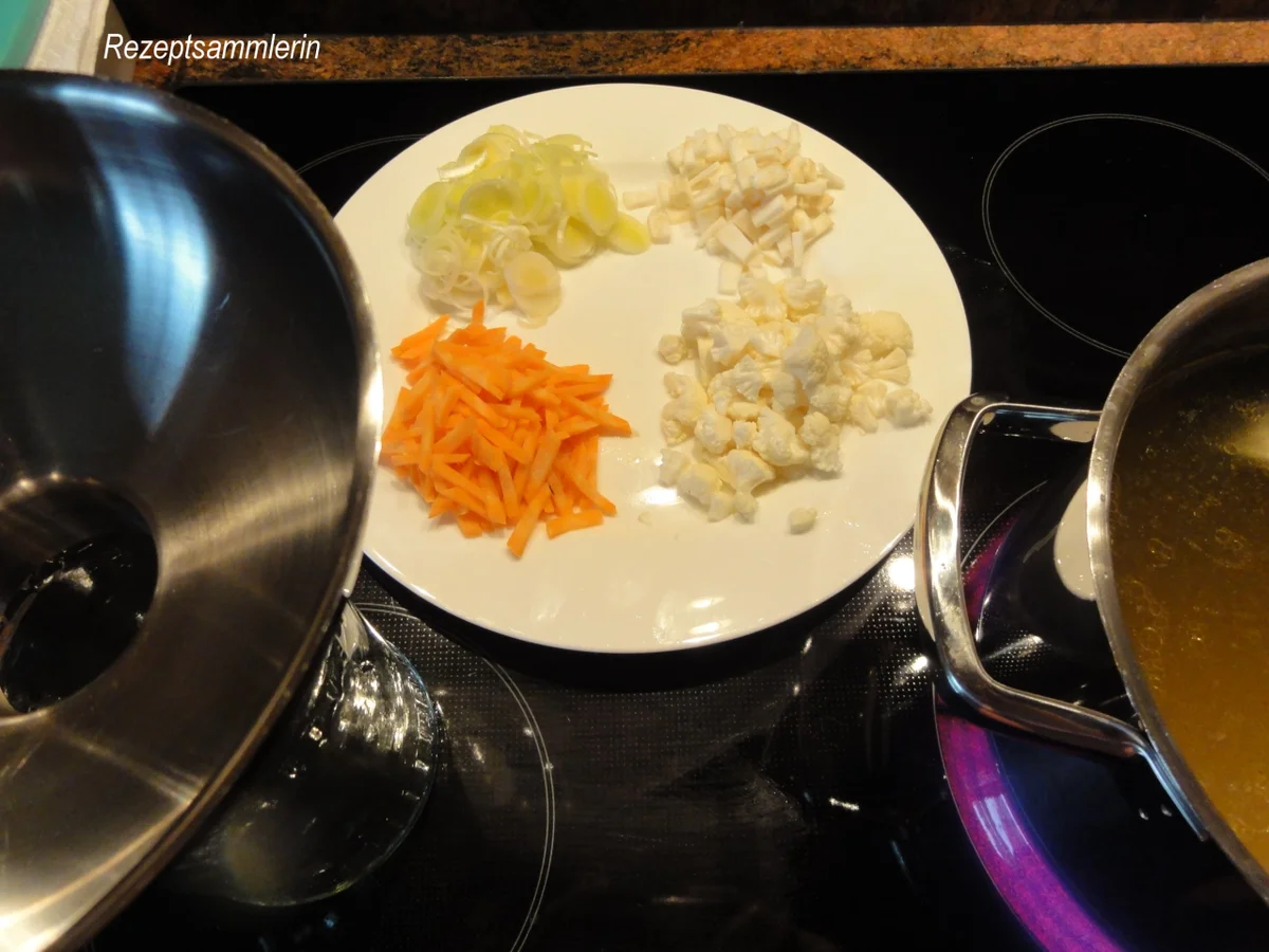 Suppe:   RINDFLEISCH ~ SUPPE  mit Einlage - Rezept - Bild Nr. 4012