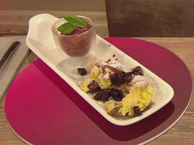 Rezept: Kaiserschmarrn mit Pflaumen (Faisal Kawusi) Bild Nr. 3 Kaiserschmarrn mit Pflaumen (Faisal Kawusi) - Rezept - Bild Nr. 3