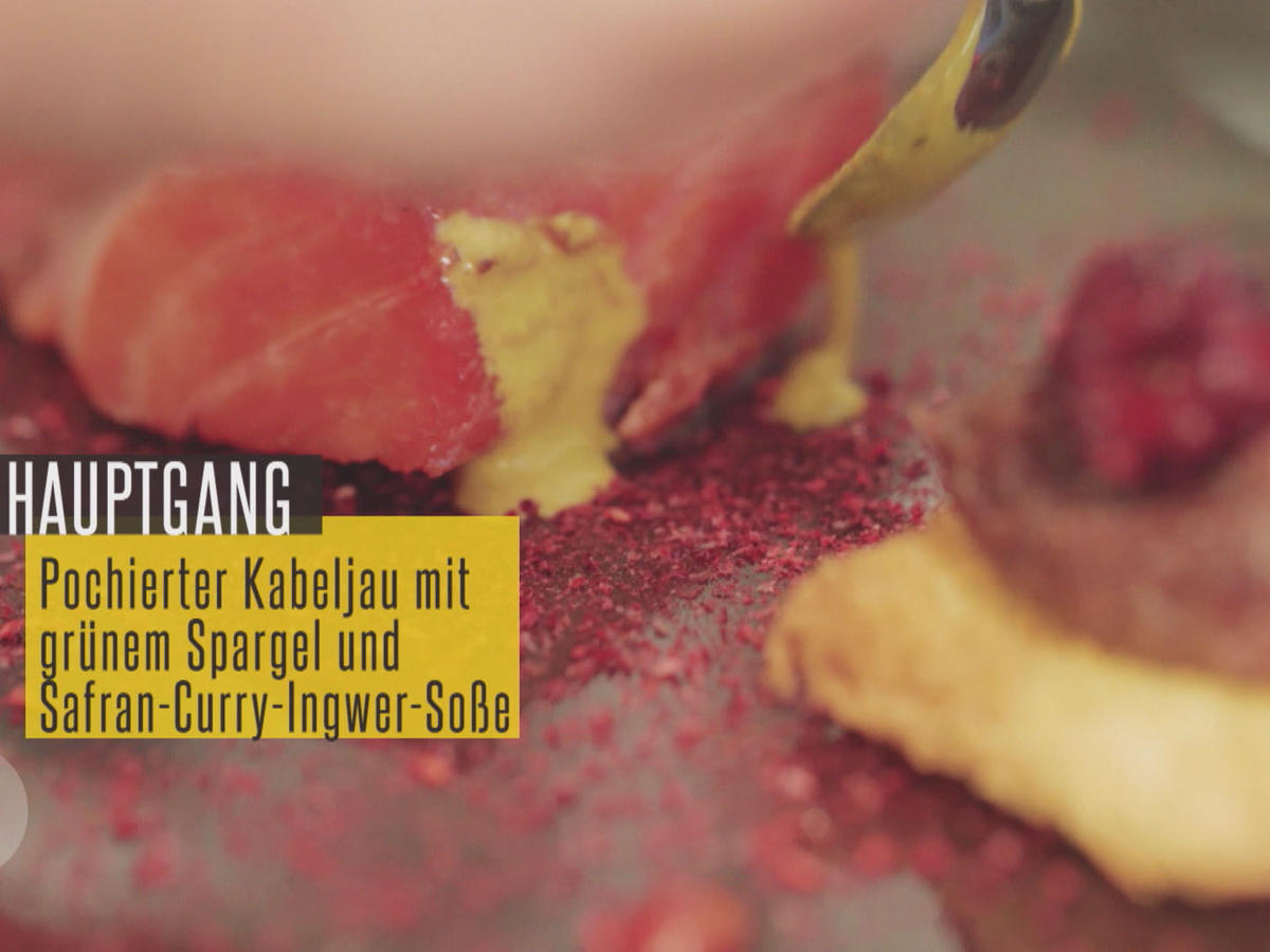Poschierter Kabeljau mit grünem Spargel und Safran-Curry-Ingwer - Rezept - Bild Nr. 2