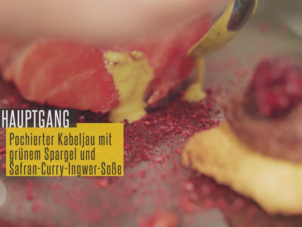 Rezept: Poschierter Kabeljau mit grünem Spargel und Safran-Curry-Ingwer Bild Nr. 2 Poschierter Kabeljau mit grünem Spargel und Safran-Curry-Ingwer - Rezept - Bild Nr. 2