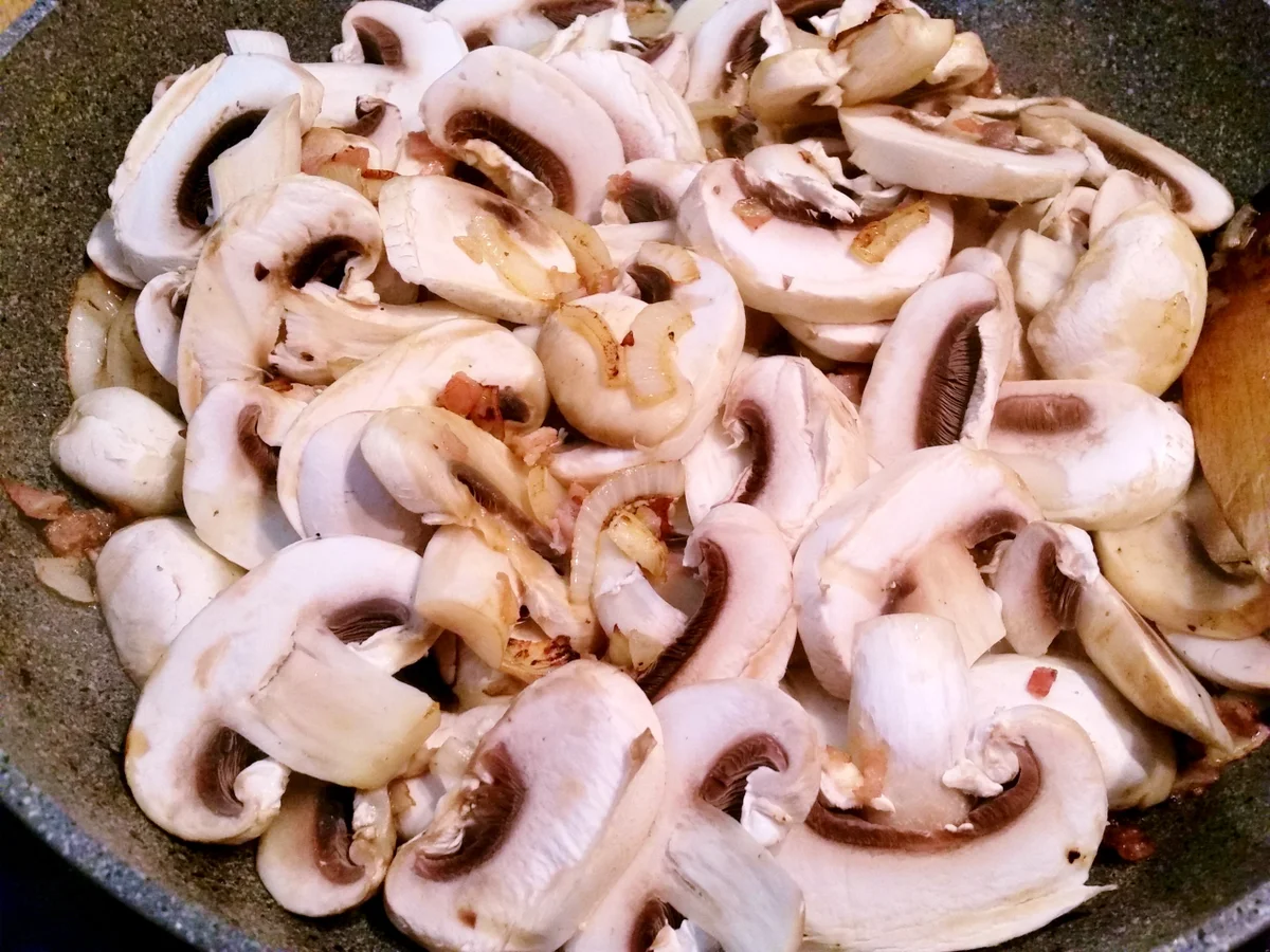 Rezept: XXL-Steakhaus-Burger auf Champignons Bild Nr. 4079 XXL-Steakhaus-Burger auf Champignons - Rezept - Bild Nr. 4079