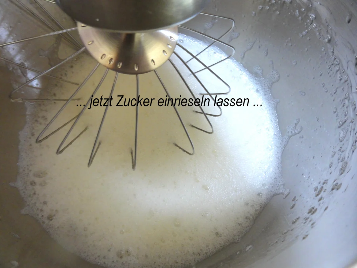 FONDANT:   NIVEA ~ DOSE als  3D~Torte - Rezept - Bild Nr. 4146