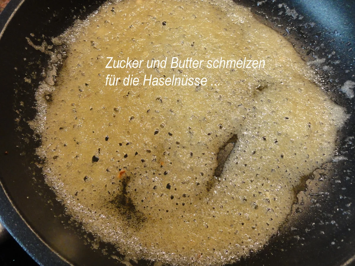 FONDANT:   NIVEA ~ DOSE als  3D~Torte - Rezept - Bild Nr. 4155