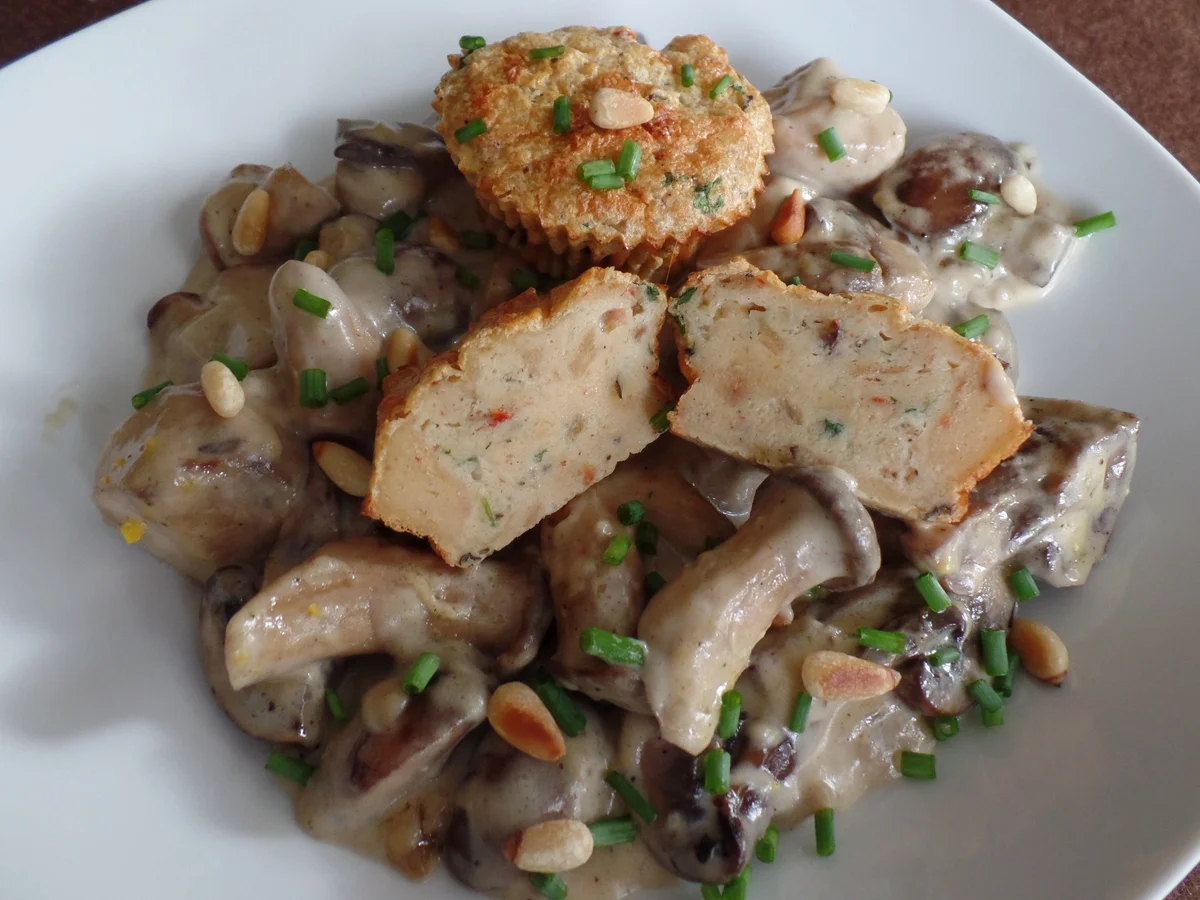 Semmelknödel-Muffins mit Pilz-Rahm - Rezept - Bild Nr. 4139