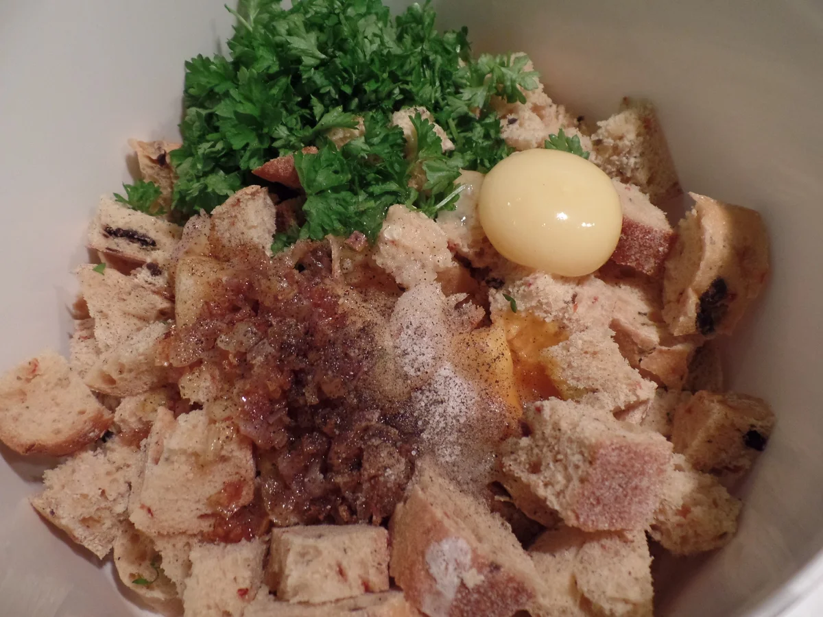 Semmelknödel-Muffins mit Pilz-Rahm - Rezept - Bild Nr. 4143