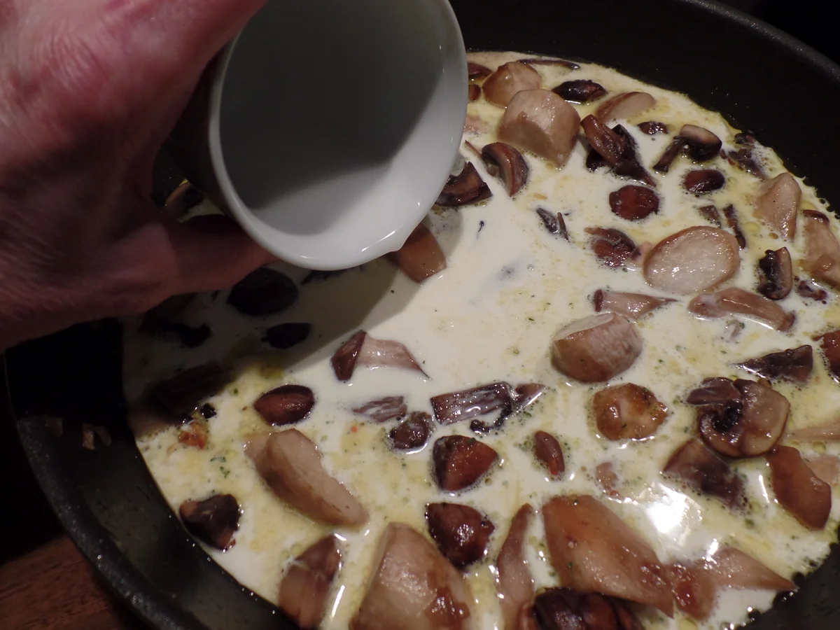 Semmelknödel-Muffins mit Pilz-Rahm - Rezept - Bild Nr. 4152