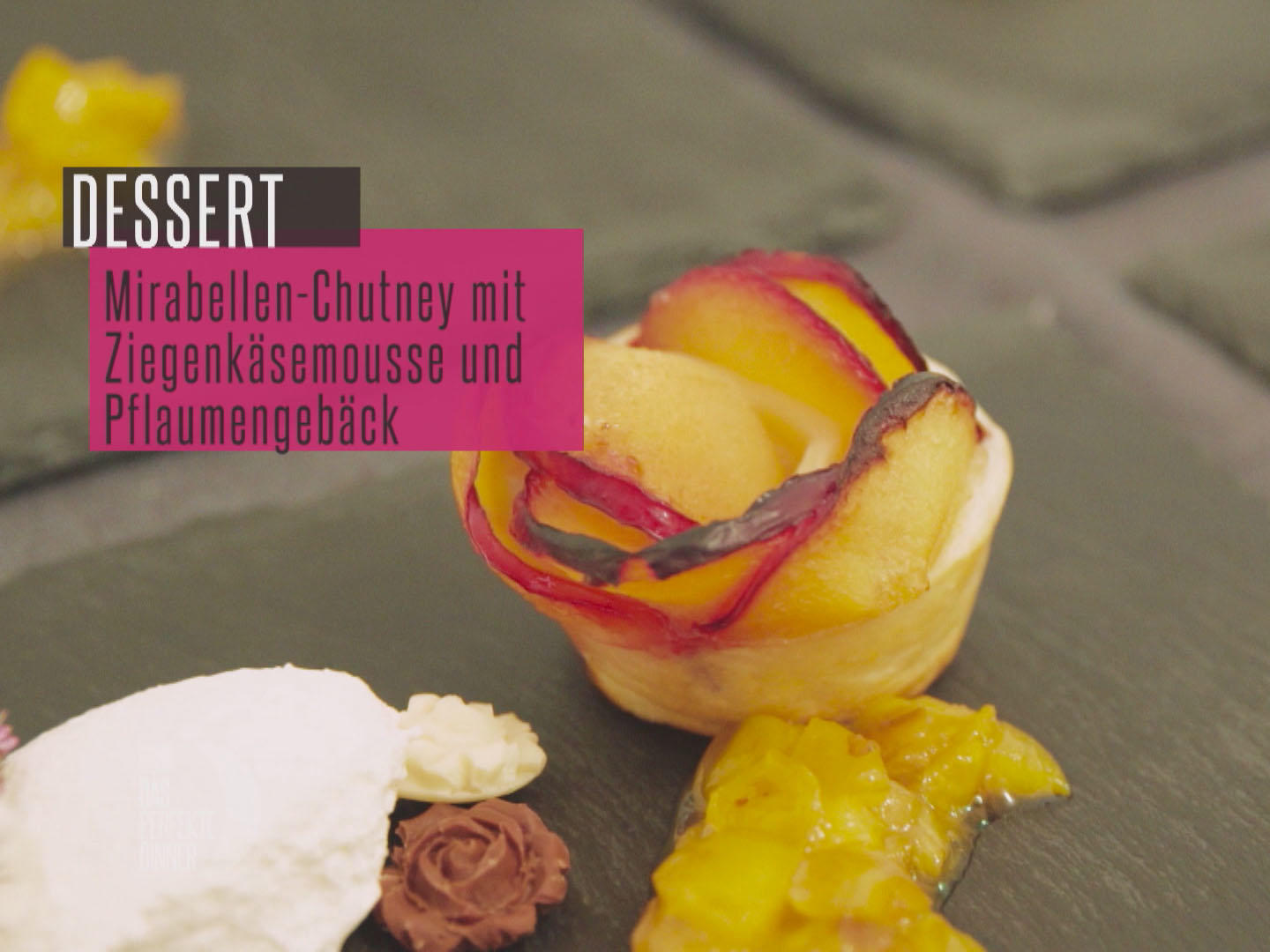 Bilder für Mirabellen-Chutney mit Ziegenkäsemousse und Pflaumengebäck - Rezept