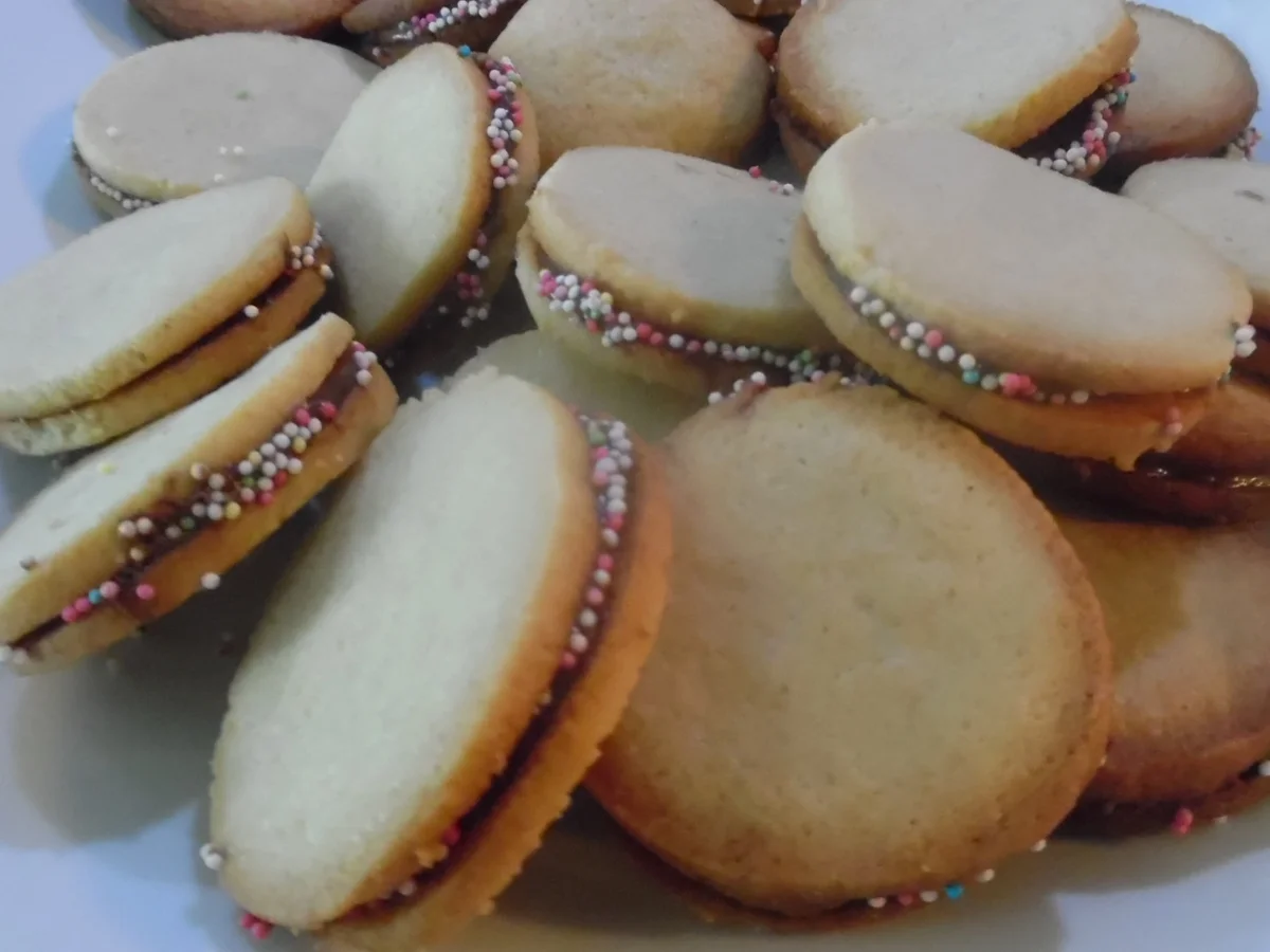 "Doppeldecker" mit Nuss-Nougat-Füllung - Rezept - Bild Nr. 4188