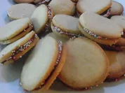 "Doppeldecker" mit Nuss-Nougat-Füllung - Rezept - Bild Nr. 4188