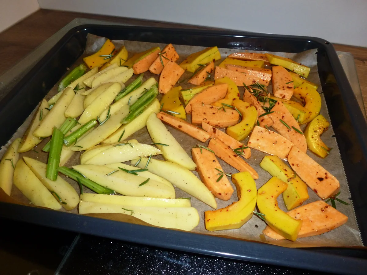 Rezept: Hähnchen auf herbstlichem Backofengemüse Bild Nr. 4220 Hähnchen auf herbstlichem Backofengemüse - Rezept - Bild Nr. 4220