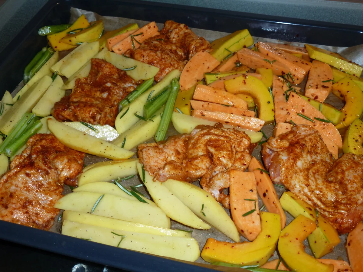Rezept: Hähnchen auf herbstlichem Backofengemüse Bild Nr. 4221 Hähnchen auf herbstlichem Backofengemüse - Rezept - Bild Nr. 4221