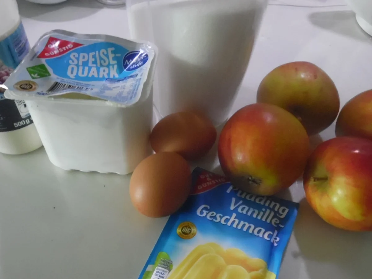 Rezept: Quark-Apfel-Bienenstich Bild Nr. 4242 Quark-Apfel-Bienenstich - Rezept - Bild Nr. 4242