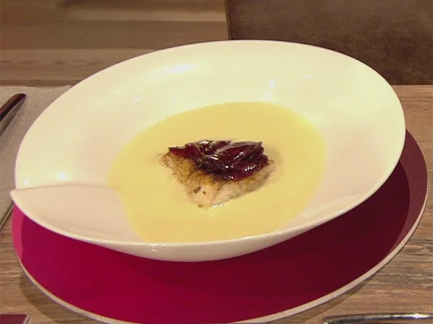 Rezept: Fenchel-Weißweinsuppe mit Zander (Tanja Szewczenko) Bild Nr. 2 Fenchel-Weißweinsuppe mit Zander (Tanja Szewczenko) - Rezept - Bild Nr. 2