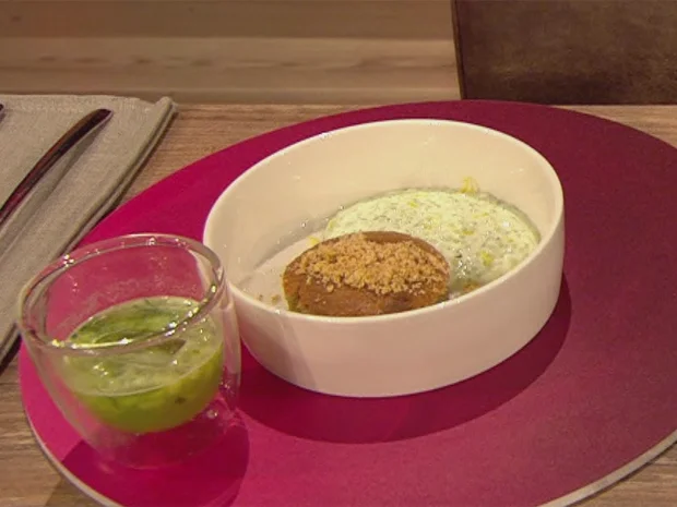 Haselnusskuchen mit Zitrone-Gurke-Minze-Crème (Blick in Trettls Topf) - Rezept - Bild Nr. 2