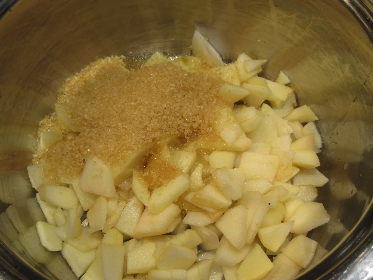 Rezept: Dessert: Apfel-Amaretto-Eis mit Karamellsoße und Zimbuchtel Bild Nr. 4235 Dessert: Apfel-Amaretto-Eis mit Karamellsoße und Zimbuchtel - Rezept - Bild Nr. 4235