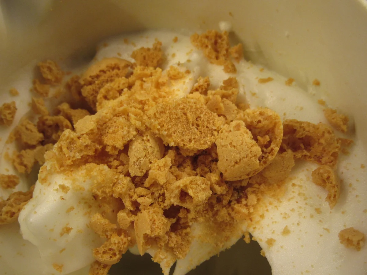 Rezept: Dessert: Apfel-Amaretto-Eis mit Karamellsoße und Zimbuchtel Bild Nr. 4238 Dessert: Apfel-Amaretto-Eis mit Karamellsoße und Zimbuchtel - Rezept - Bild Nr. 4238