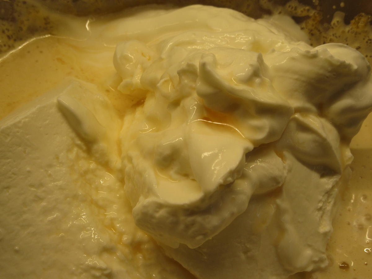 Dessert: Apfel-Amaretto-Eis mit Karamellsoße und Zimbuchtel - Rezept - Bild Nr. 4239
