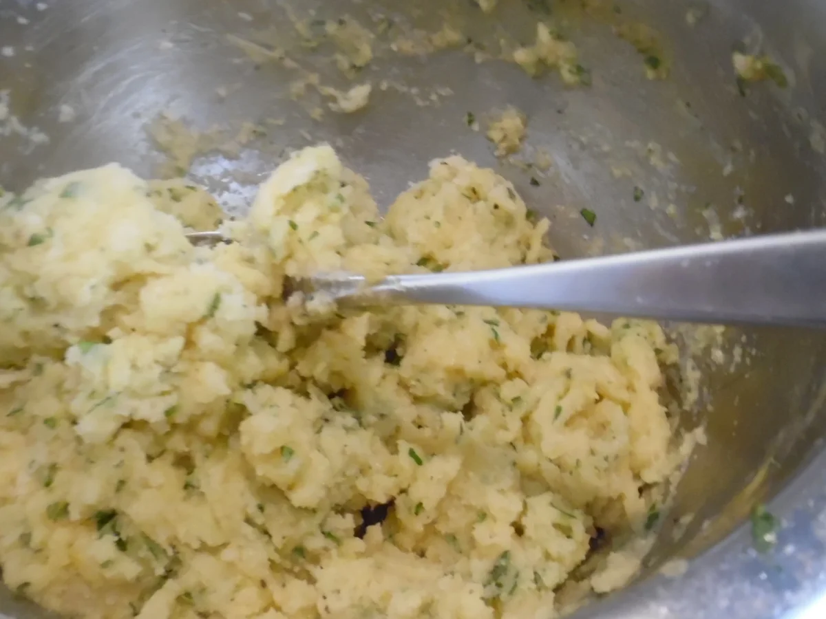 "Dicke Rippchen" mit Rahm-Spitzkohl und Kartoffel-Plätzchen - Rezept - Bild Nr. 4235