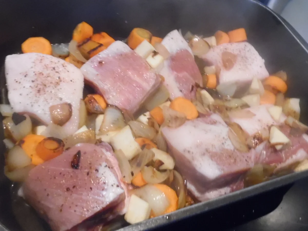 "Dicke Rippchen" mit Rahm-Spitzkohl und Kartoffel-Plätzchen - Rezept - Bild Nr. 4240