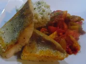 Zanderfilet mit fruchtig-scharferer Peperonata und Basilikum-Reis - Rezept - Bild Nr. 4234