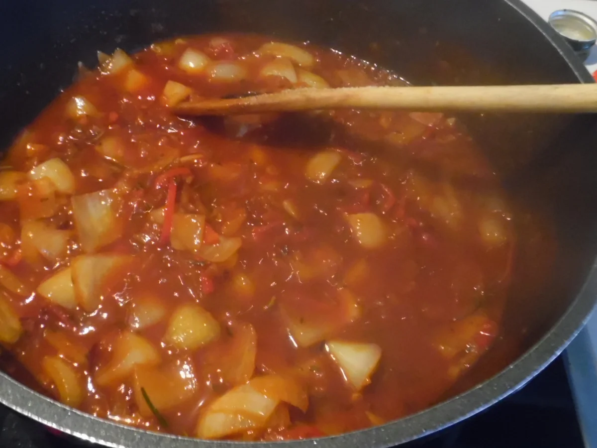 Rezept: Zanderfilet mit fruchtig-scharferer Peperonata und Basilikum-Reis Bild Nr. 4236 Zanderfilet mit fruchtig-scharferer Peperonata und Basilikum-Reis - Rezept - Bild Nr. 4236