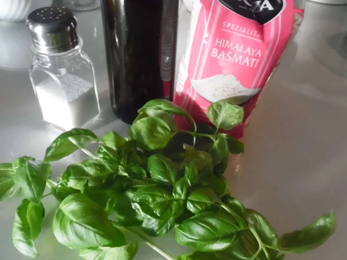 Rezept: Zanderfilet mit fruchtig-scharferer Peperonata und Basilikum-Reis Bild Nr. 4239 Zanderfilet mit fruchtig-scharferer Peperonata und Basilikum-Reis - Rezept - Bild Nr. 4239