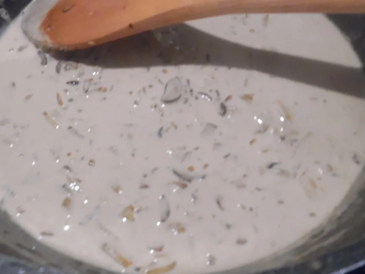 Schweinefilet-Köpfe mit Trüffel-Rahm-Soße, glasierten Möhren und Fusilli - Rezept - Bild Nr. 4253