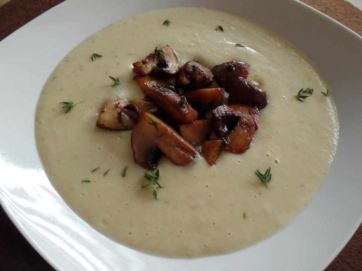 Petersilienwurzelsuppe mit Champignons - einfach - von Sheeva1960