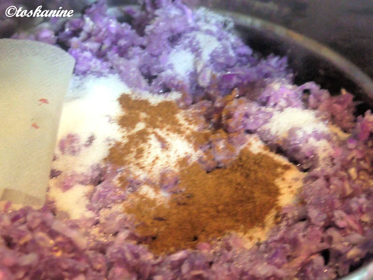Roter Spitzkohl mit Casssis - Rezept - Bild Nr. 4
