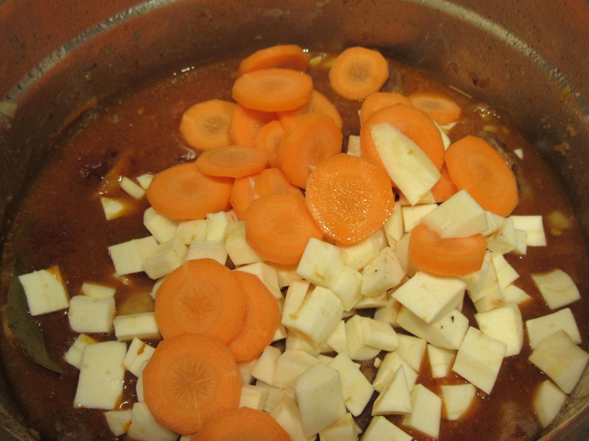 Suppen: Fränkischer Seelenwärmer - Rindfleisch-Topf mit viel Gemüse - Rezept - Bild Nr. 4278
